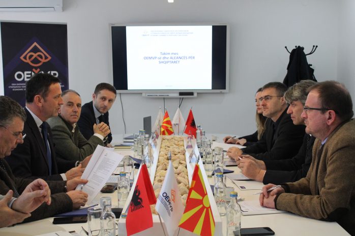 Економската Платформа на СКСЗМ се представува пред  Алијансата за Албанците