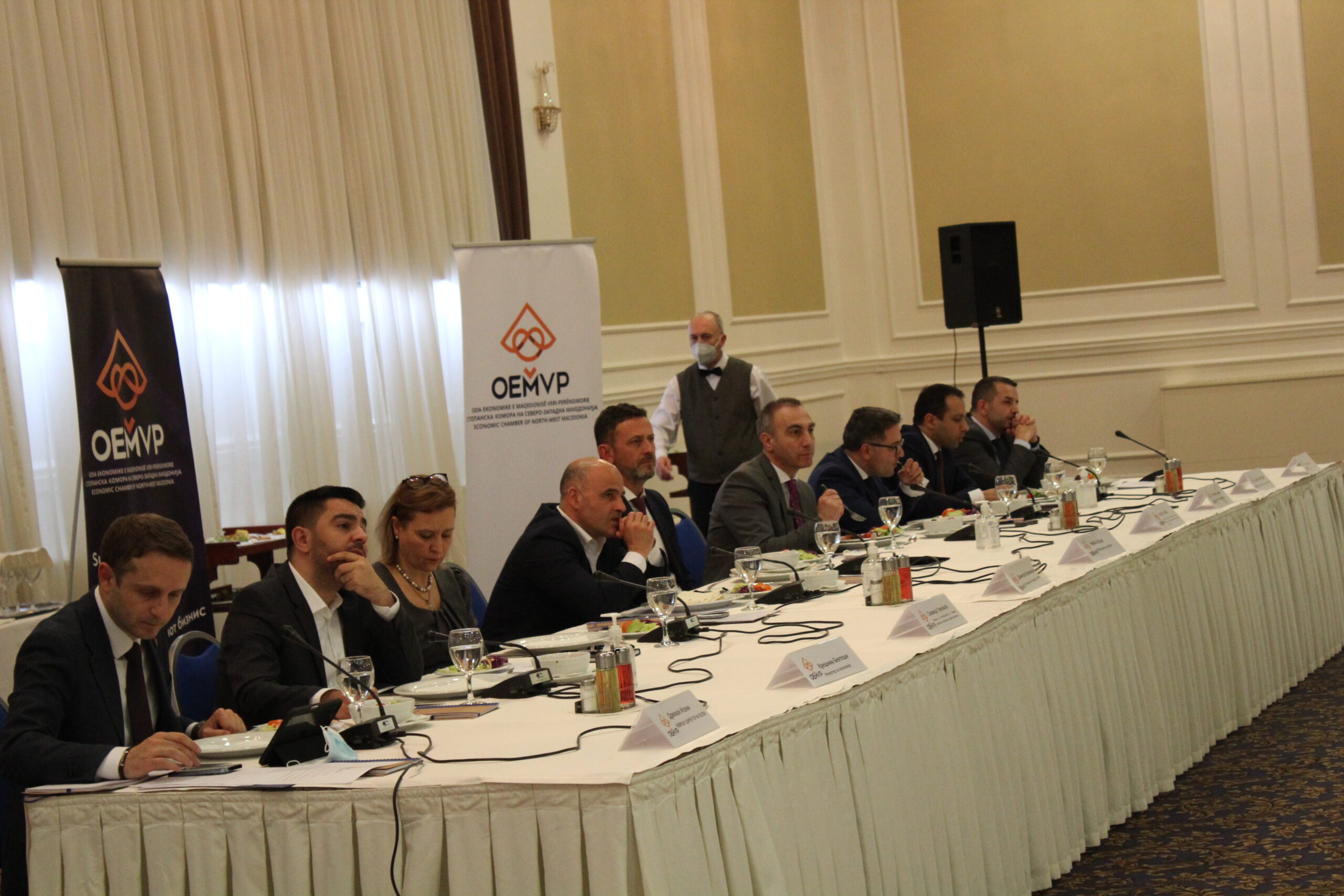 Владата присутна на работниот ручек на СКСЗМ, се соочи со проблемите на бизнисот