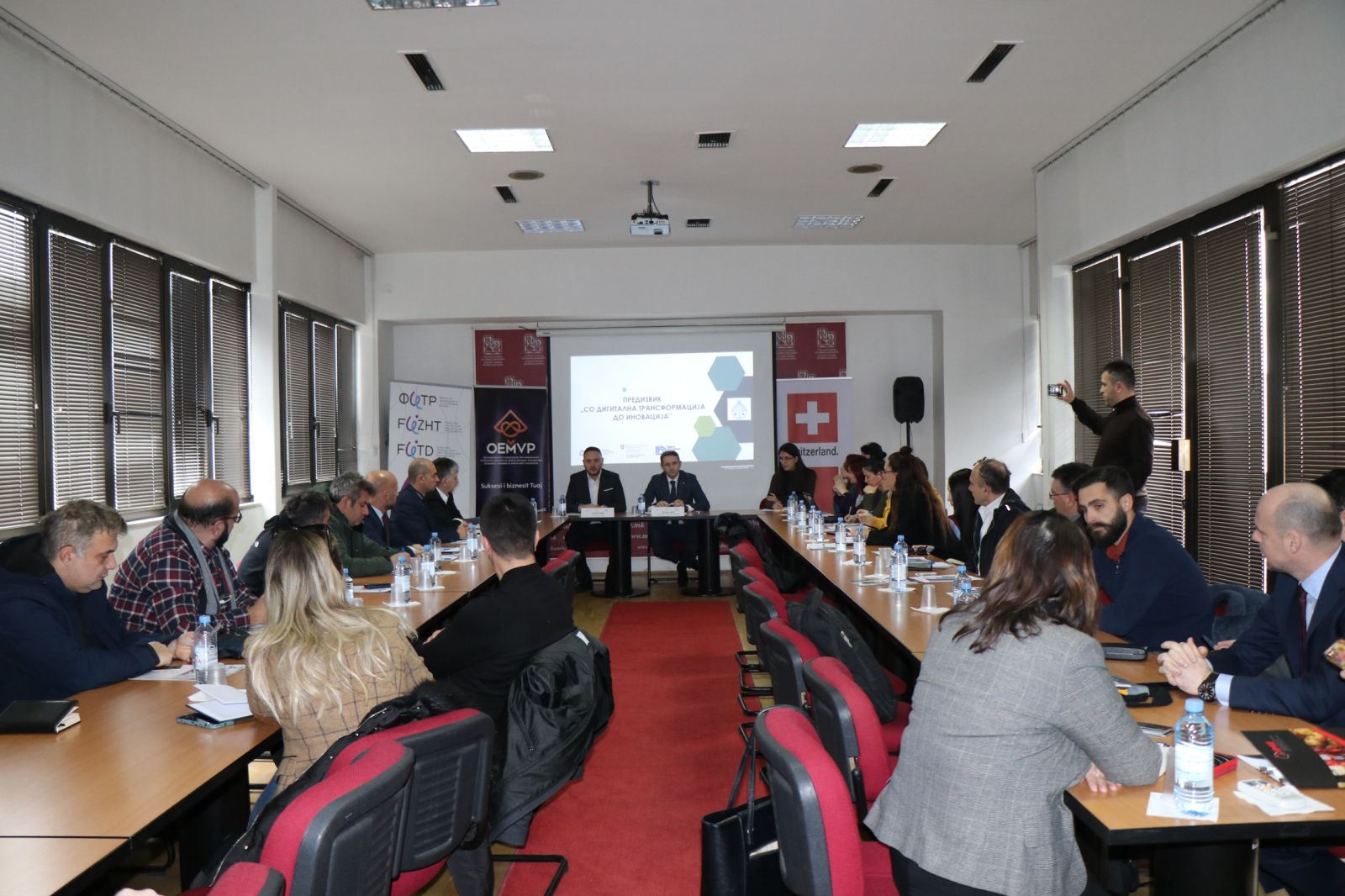 OEMVP organizoi infosesionin me FIZHT, thirja “Me transformim digjital deri ne inovacione”