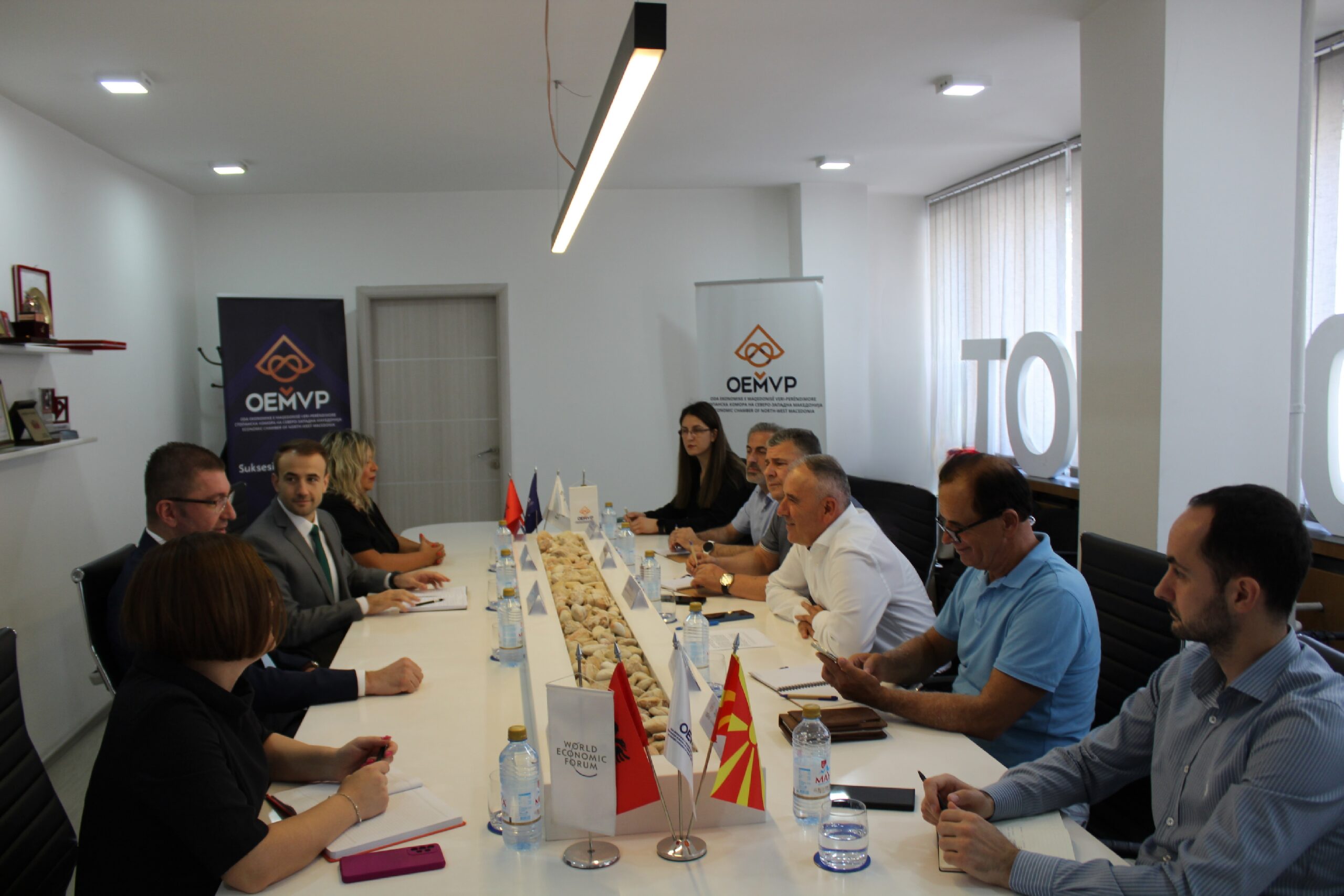 Претставени проблемите на бизнисот во состанокот на СКСЗМ и ВМРО-ДПМНЕ. Данокот за солидарност штетен за економијата