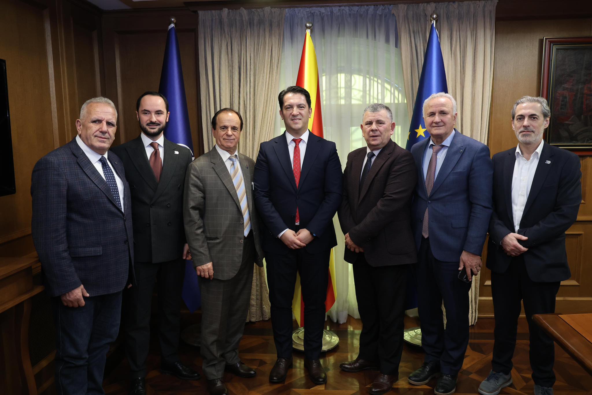 Економскиот развој и бизнис климата во фокус на средбата меѓу СКСЗМ и првиот заменик-претседател на Владата Беким Сали